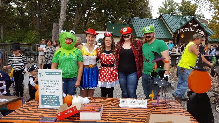 Photo of Jerger Pediatric Staff at the Zoo in Decatur, IL