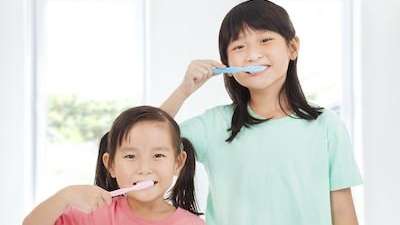 Kids brushing teeth in Decatur, IL